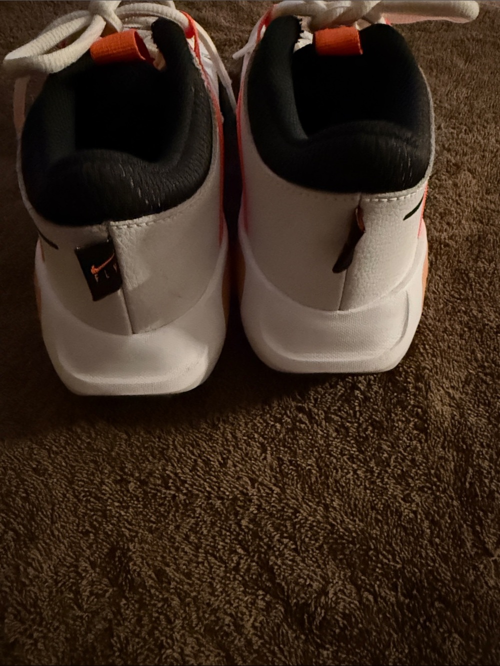Nike Kids White & Orange Game Mode Sneakers size 5.5 Y - Picture 4 of 9
